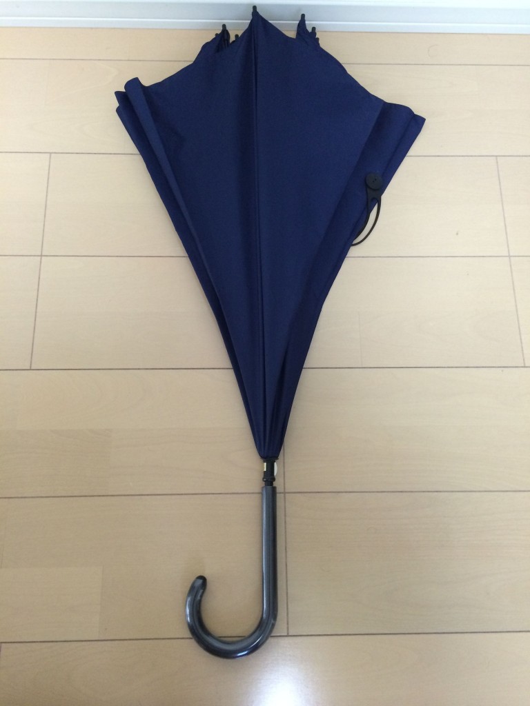 140615 2 768x1024 デザインに優れたイノベーティブな傘を買ってみた